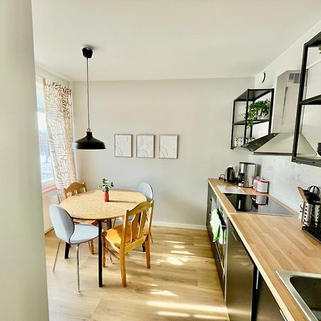 Kiva Majoitus 1-4Hloe, 500M Keskustaan, Parkkipaikka Appartement Oulu Buitenkant foto