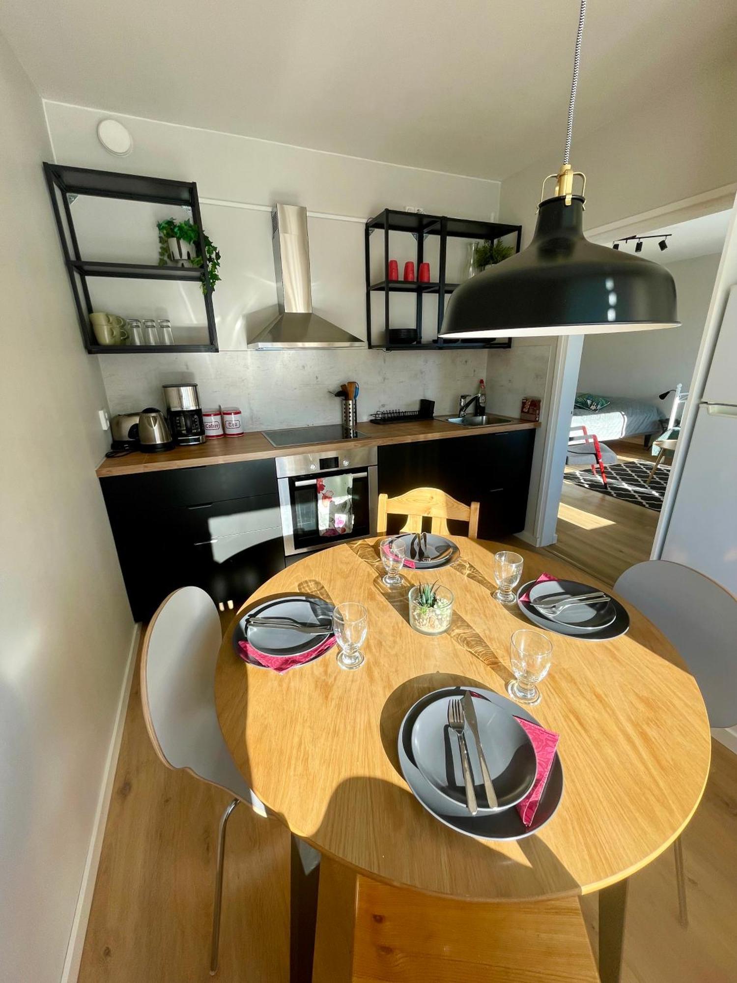 Kiva Majoitus 1-4Hloe, 500M Keskustaan, Parkkipaikka Appartement Oulu Buitenkant foto