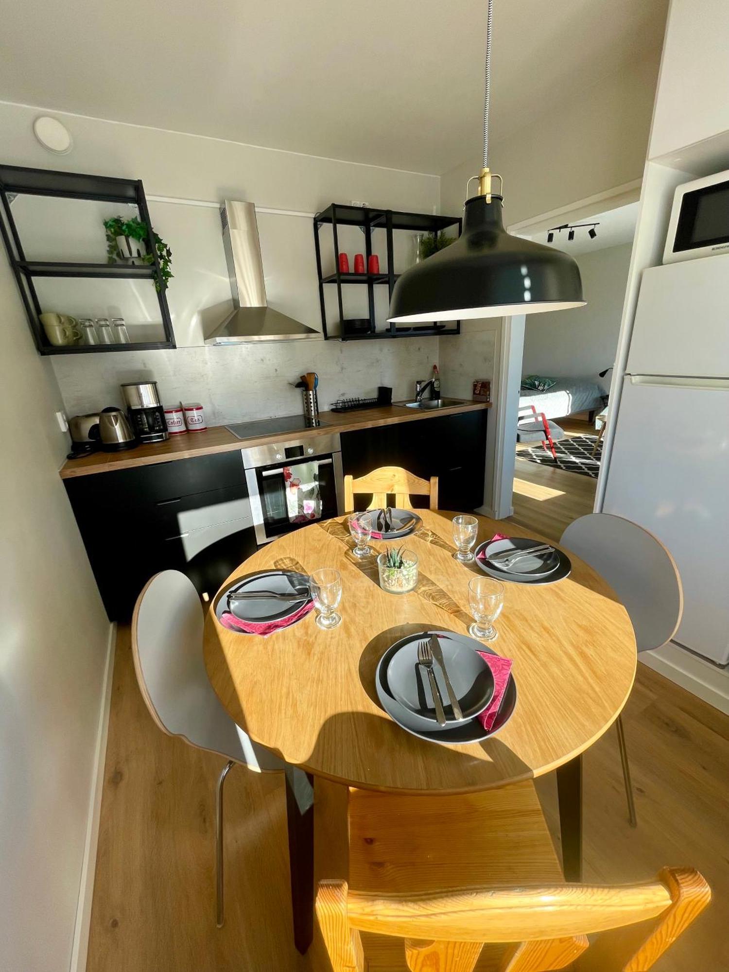 Kiva Majoitus 1-4Hloe, 500M Keskustaan, Parkkipaikka Appartement Oulu Buitenkant foto